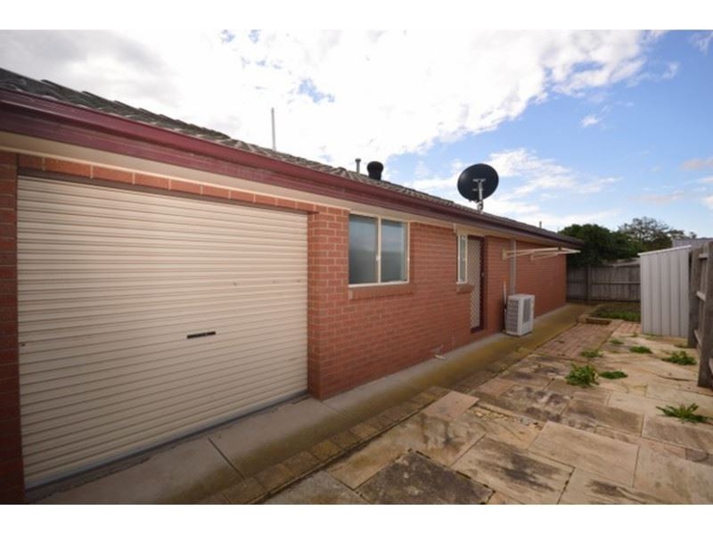 2/83 Huntingfield Drive, Hoppers Crossing VIC 3029