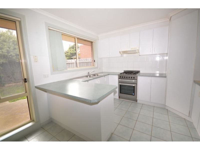 2/83 Huntingfield Drive, Hoppers Crossing VIC 3029