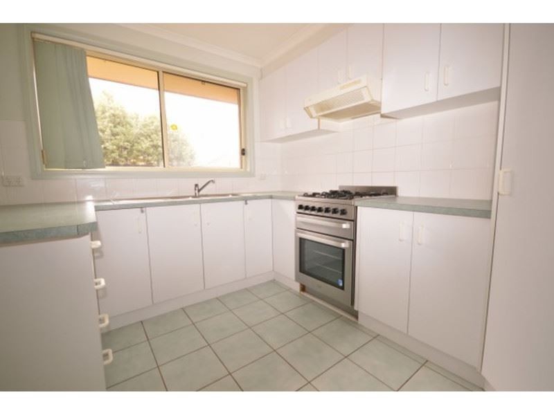 2/83 Huntingfield Drive, Hoppers Crossing VIC 3029