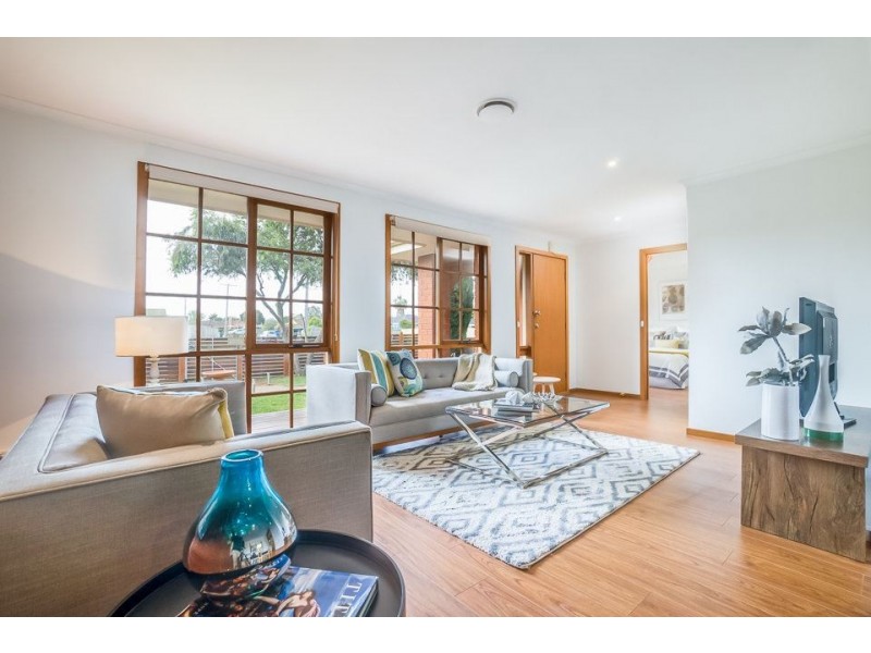 11 Cameron Drive, Hoppers Crossing VIC 3029