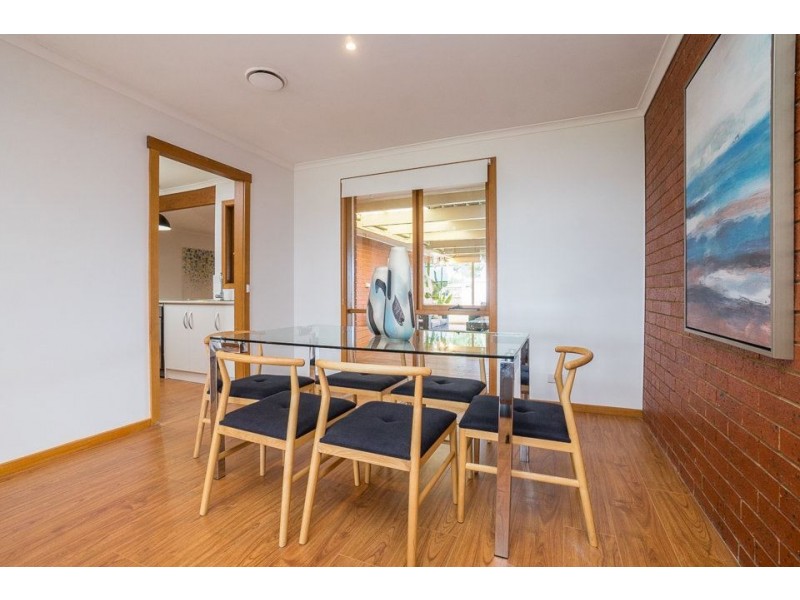 11 Cameron Drive, Hoppers Crossing VIC 3029