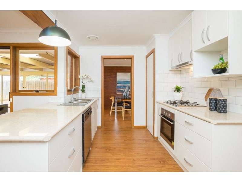 11 Cameron Drive, Hoppers Crossing VIC 3029