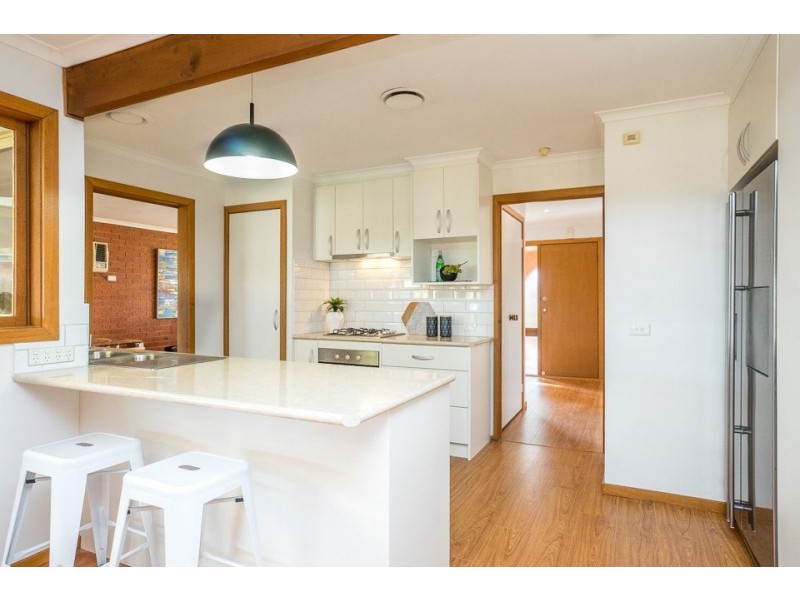 11 Cameron Drive, Hoppers Crossing VIC 3029