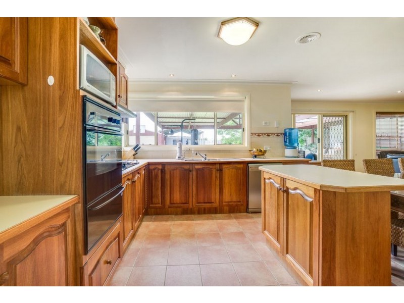 40 Westleigh Drive, Werribee VIC 3030