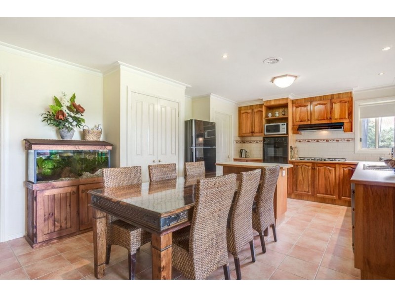 40 Westleigh Drive, Werribee VIC 3030