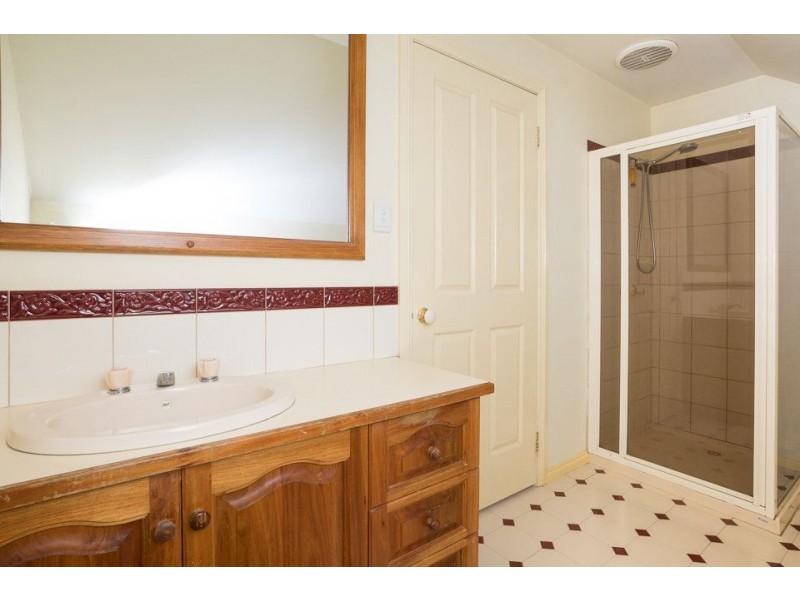 40 Westleigh Drive, Werribee VIC 3030