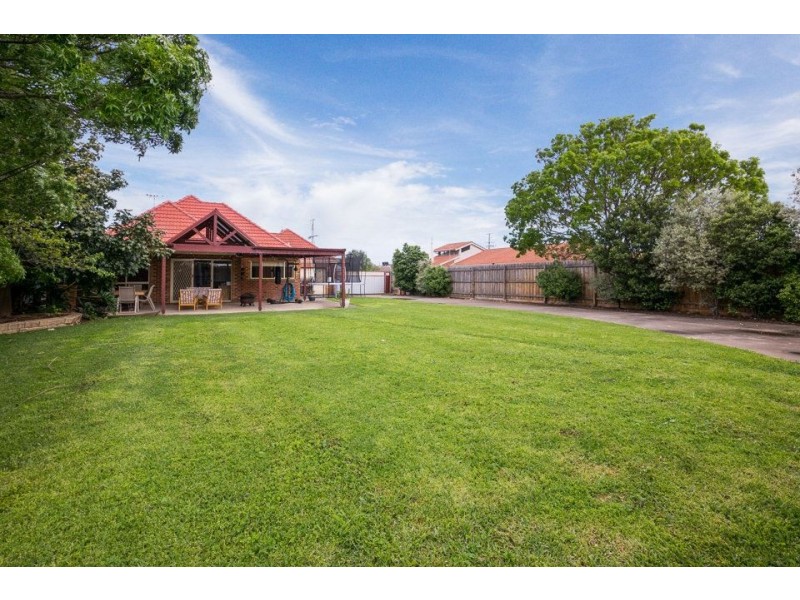 40 Westleigh Drive, Werribee VIC 3030