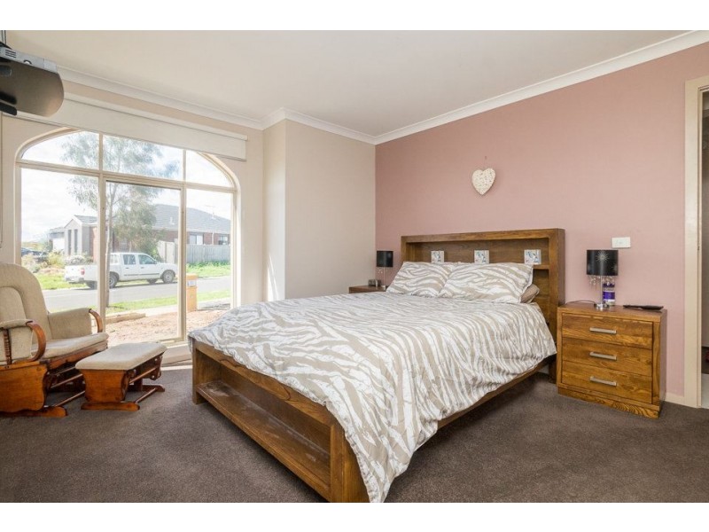13 Noah Way, Tarneit VIC 3029