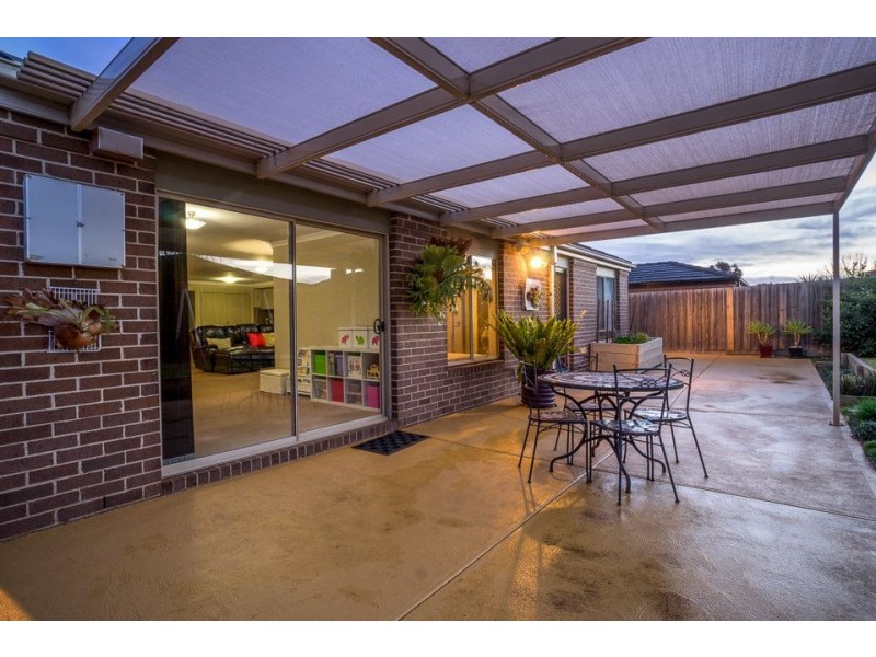 35 Barchester Avenue, Truganina VIC 3029