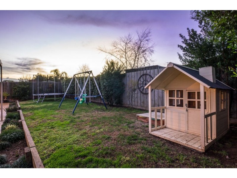 35 Barchester Avenue, Truganina VIC 3029