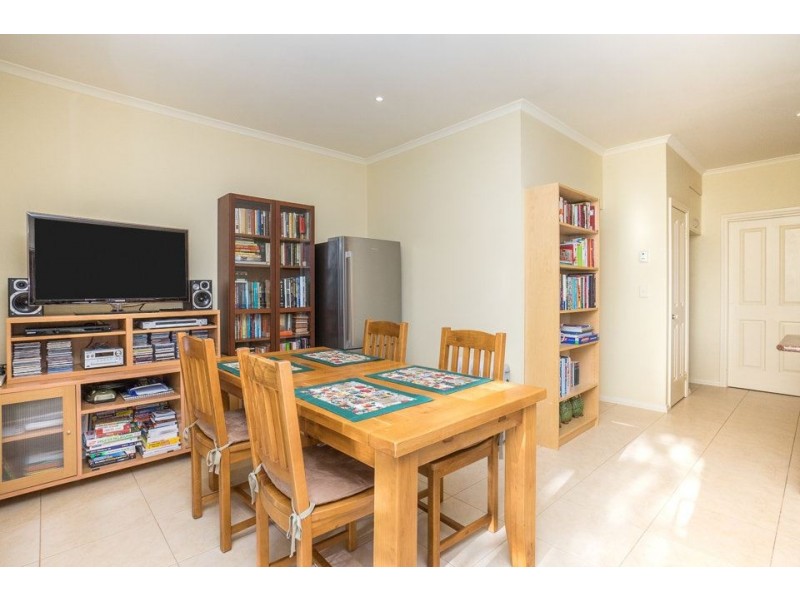 2B Cattanach Crescent, Werribee VIC 3030