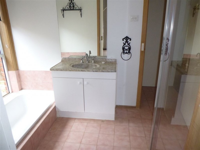 6 Bemboka Court, Werribee VIC 3030