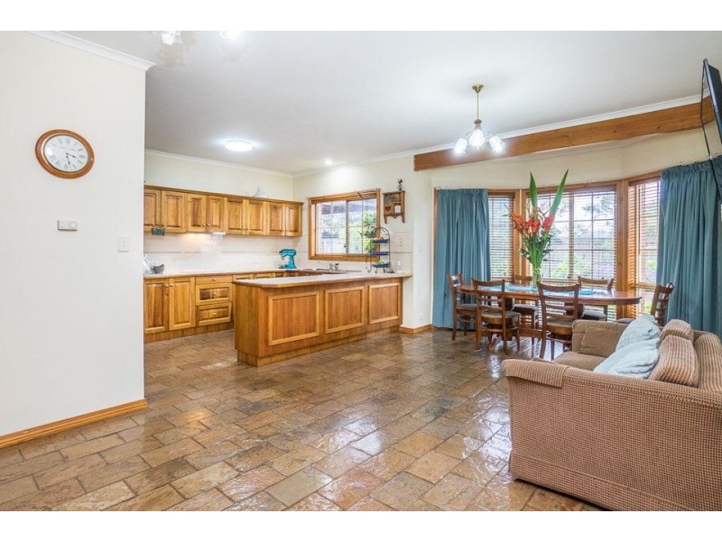 5 Noelhurst Court, Werribee VIC 3030