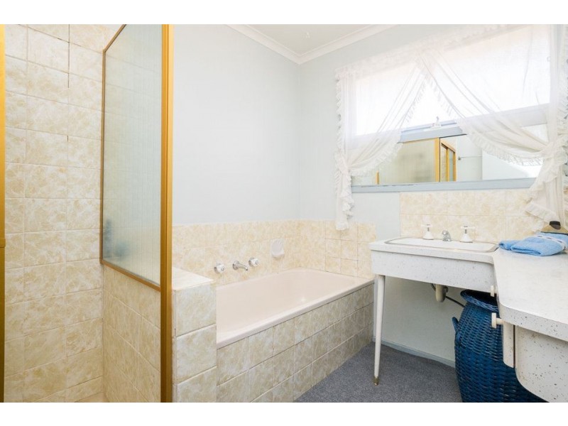 15 Brougham Avenue, Wyndham Vale VIC 3024