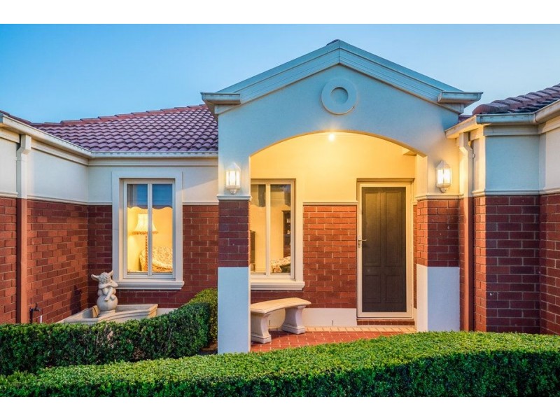 8 Cinel Court, Truganina VIC 3029