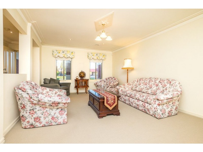 8 Cinel Court, Truganina VIC 3029