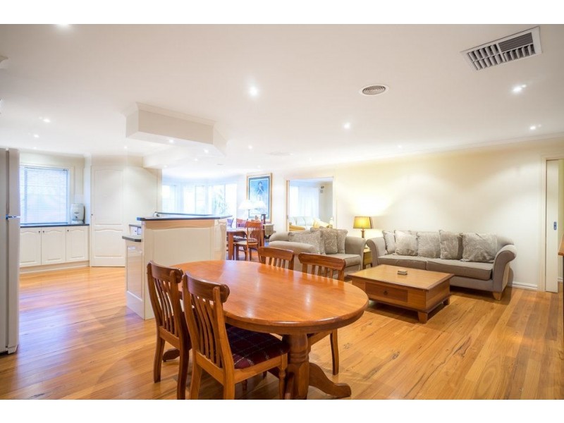 8 Cinel Court, Truganina VIC 3029