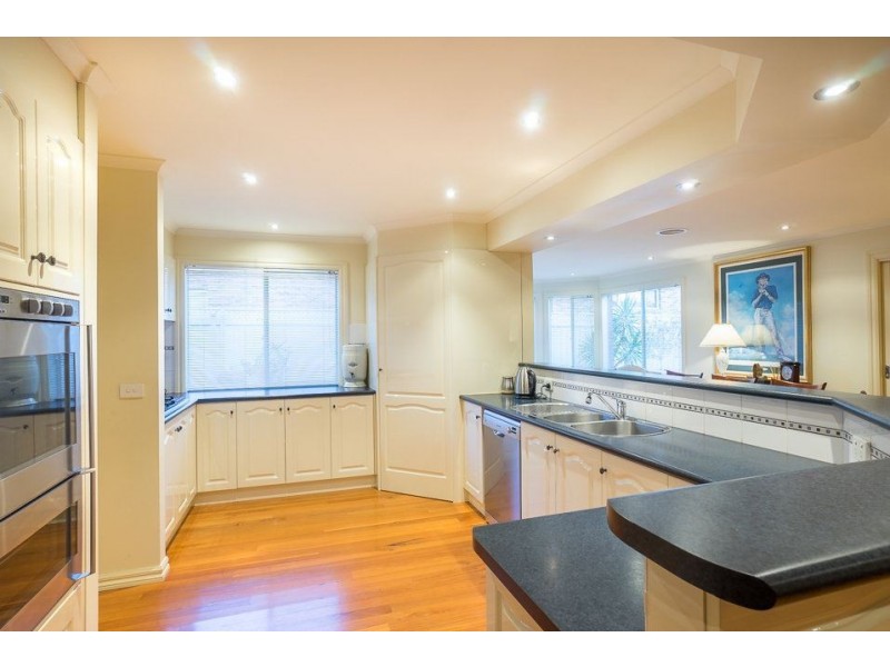 8 Cinel Court, Truganina VIC 3029