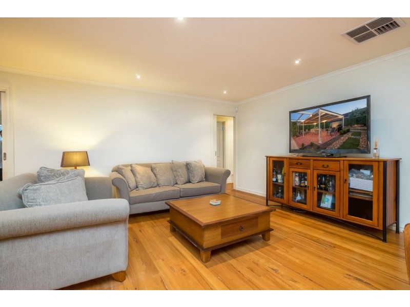 8 Cinel Court, Truganina VIC 3029