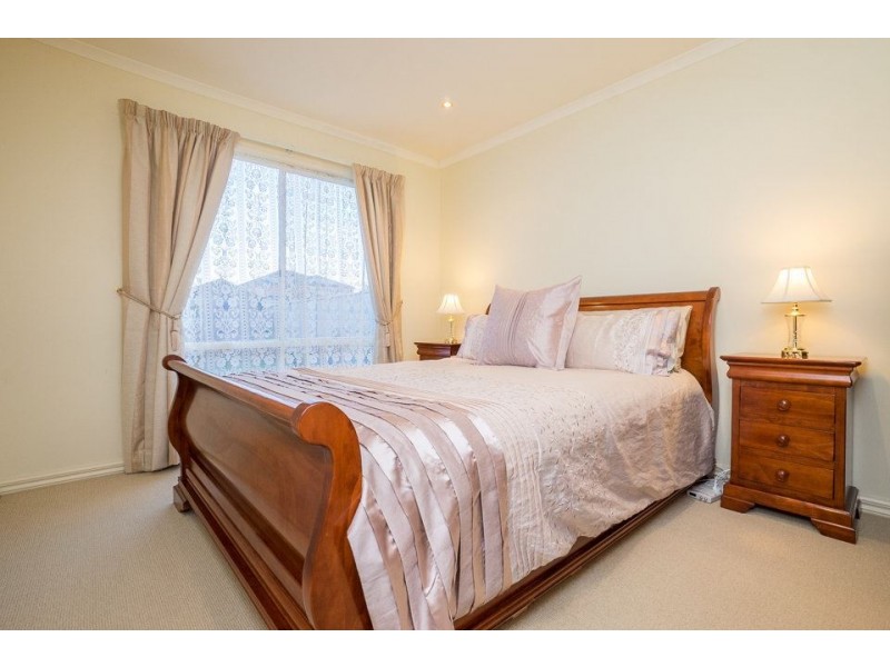 8 Cinel Court, Truganina VIC 3029