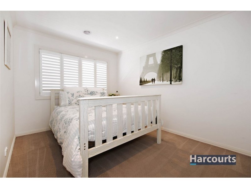 8 Cruise Street, Point Cook VIC 3030