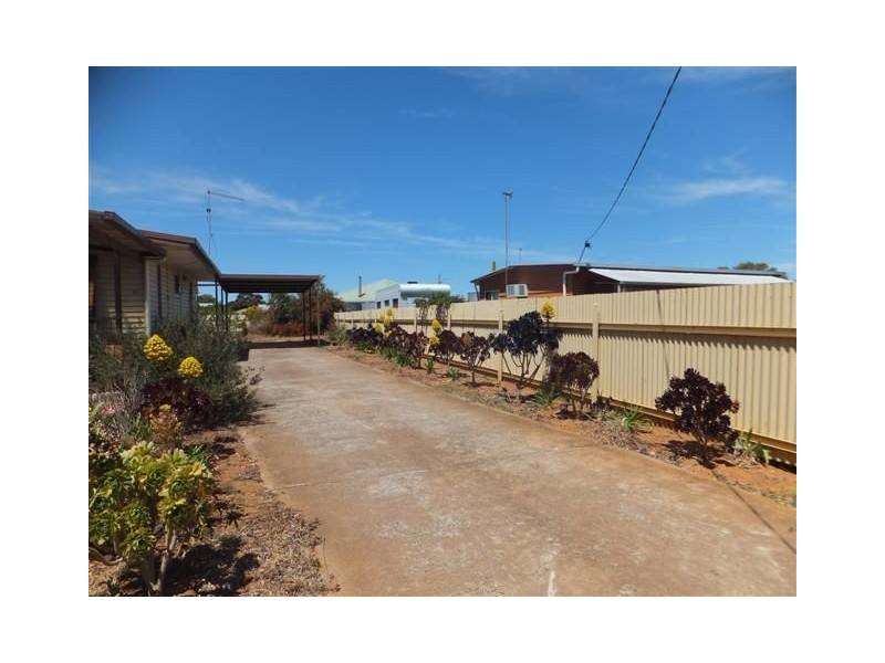 10 Elizabeth Street, Donald VIC 3480