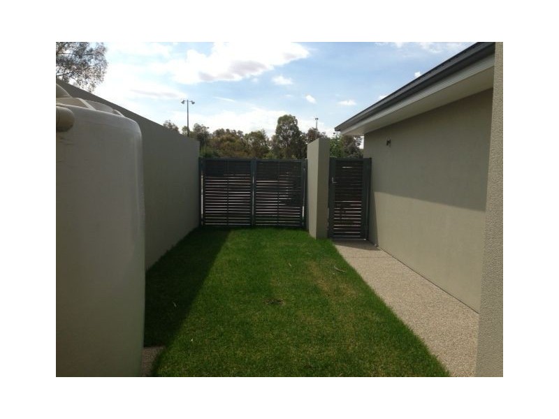 2/51 Evesham Place, Albury NSW 2640