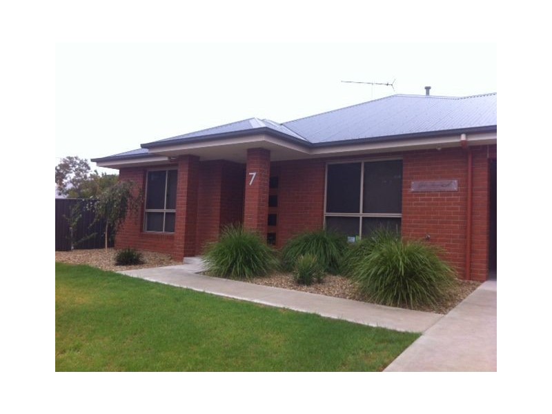 7 Braintree Avenue, Corowa NSW 2646