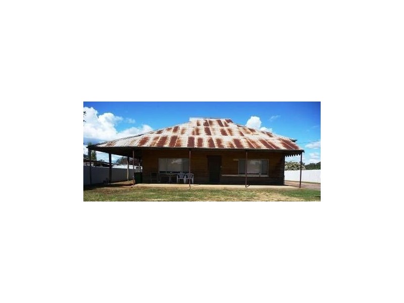 370 Honour Avenue, Corowa NSW 2646