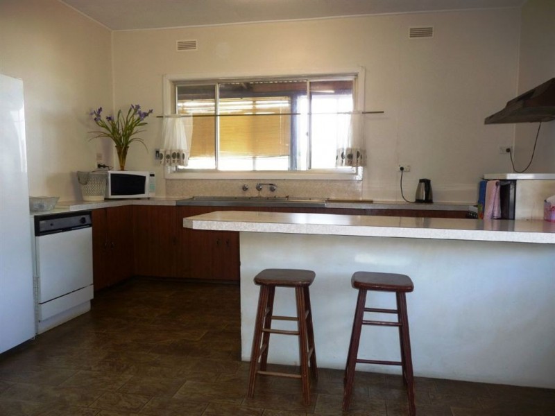 370 Honour Avenue, Corowa NSW 2646