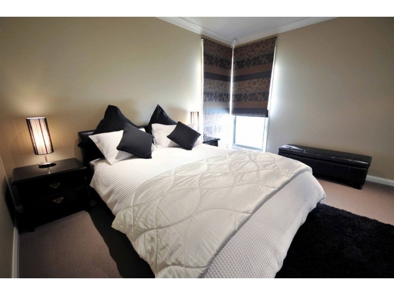 15 Champions Drive, North Albury NSW 2640