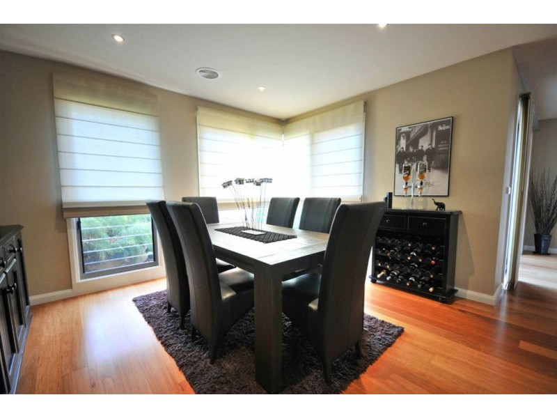 15 Champions Drive, North Albury NSW 2640