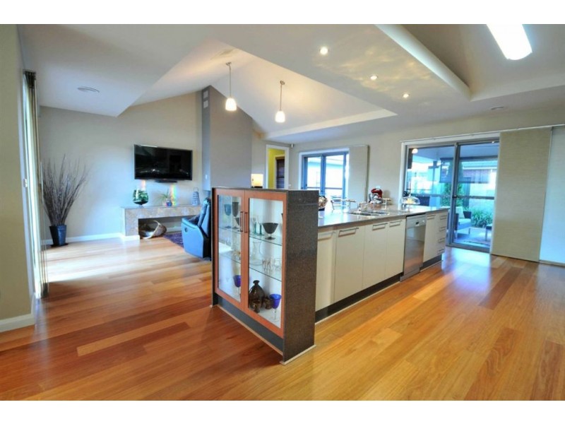 15 Champions Drive, North Albury NSW 2640