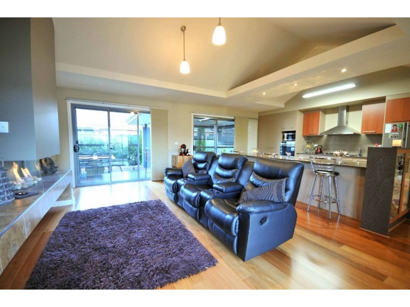 15 Champions Drive, North Albury NSW 2640