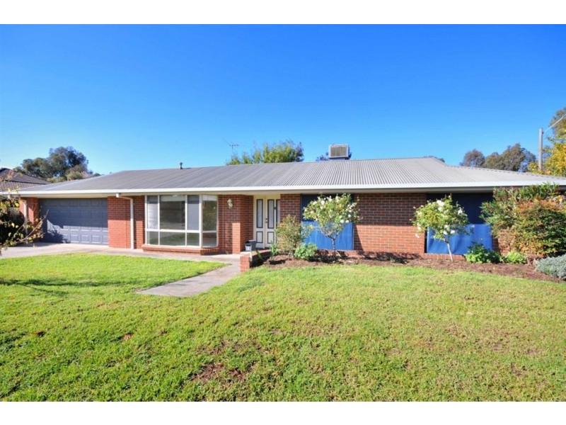 2 Sturtvale Court, Albury NSW 2640