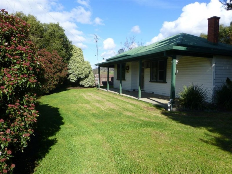 5454 Kiewa Valley Highway, Running Creek VIC 3691
