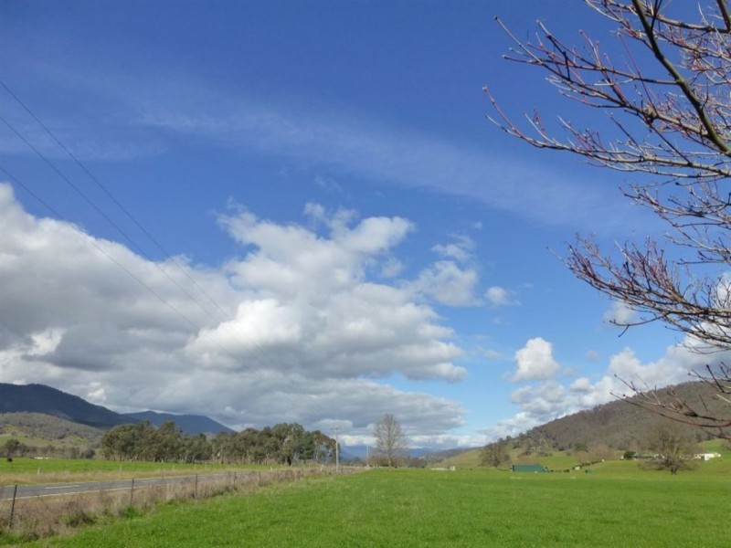 5454 Kiewa Valley Highway, Running Creek VIC 3691