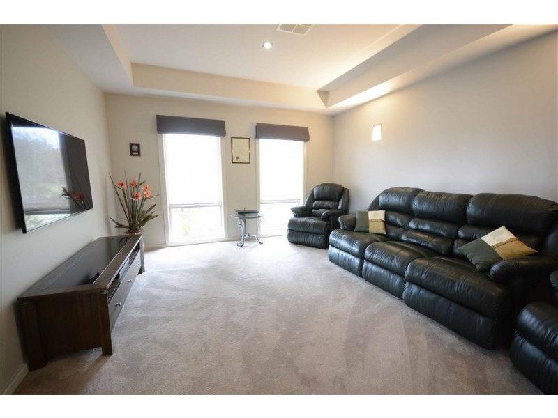 39 Kingfisher Court, East Albury NSW 2640