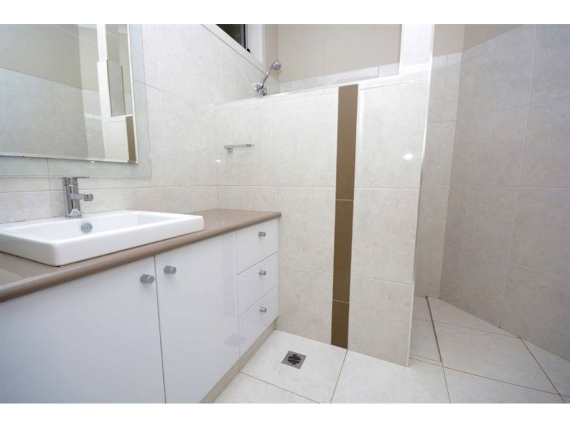 39 Kingfisher Court, East Albury NSW 2640