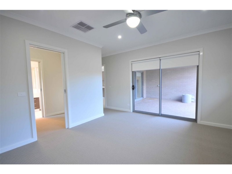 1/13 Bassett st, West Wodonga VIC 3690