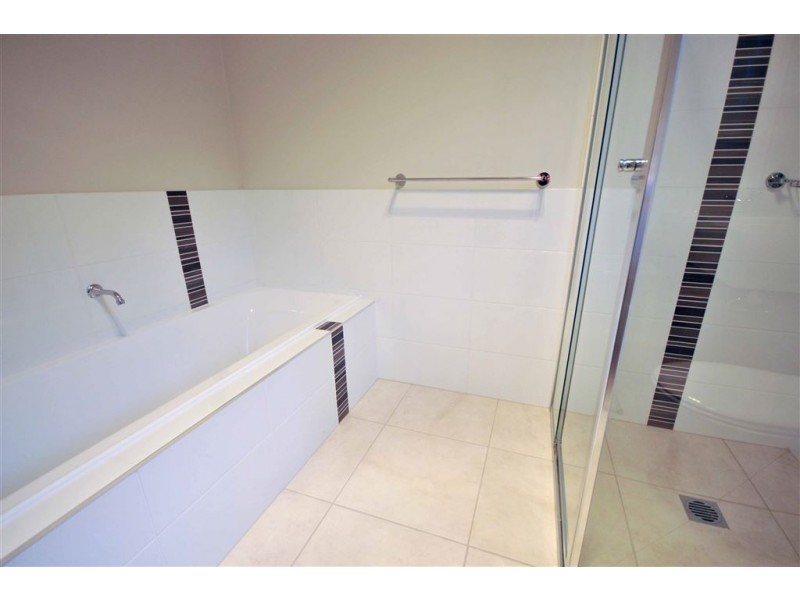 1/13 Bassett st, West Wodonga VIC 3690