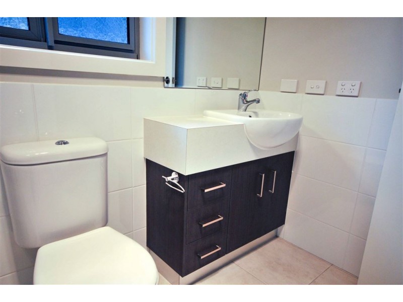 1/13 Bassett st, West Wodonga VIC 3690