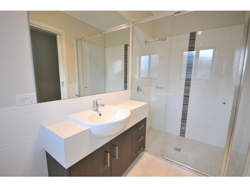 1/13 Bassett Street, West Wodonga VIC 3690