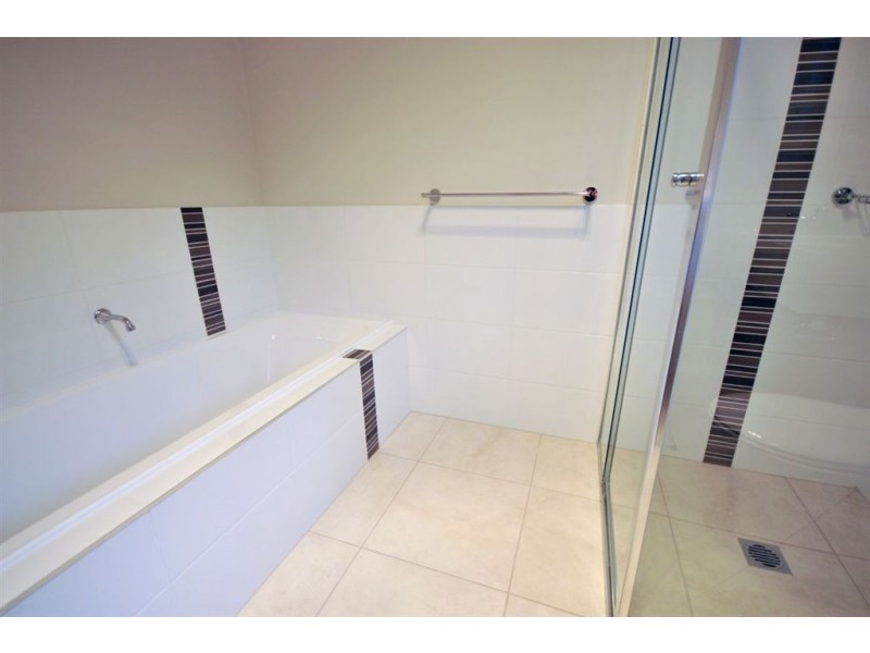 1/13 Bassett Street, West Wodonga VIC 3690