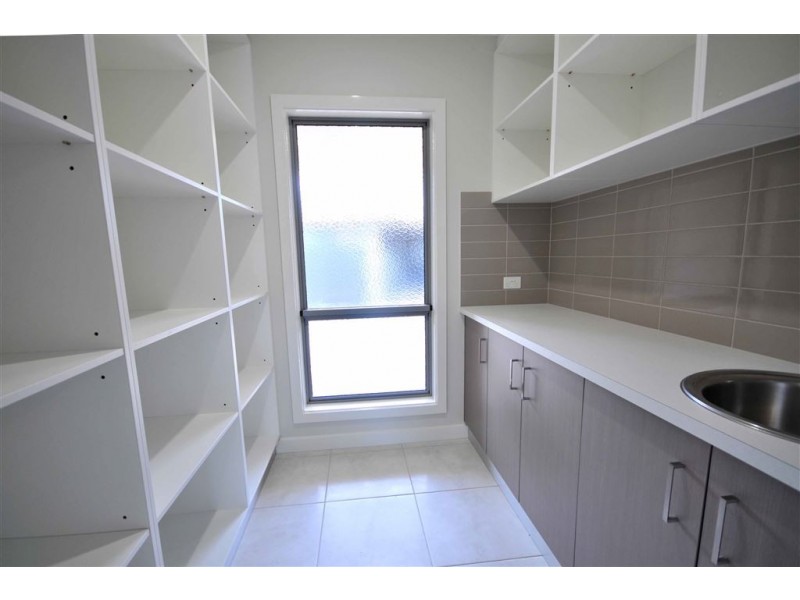 2/13 Bassett, West Wodonga VIC 3690