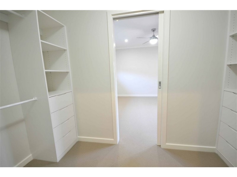 2/13 Bassett, West Wodonga VIC 3690