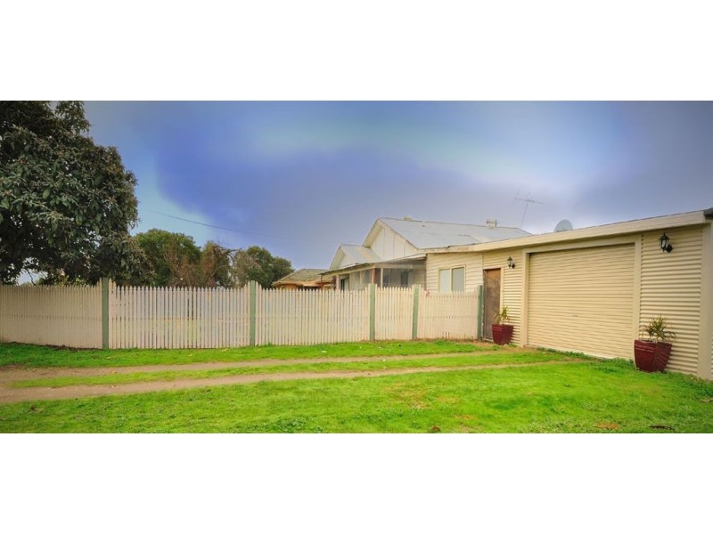 620 Honour Ave, Corowa NSW 2646