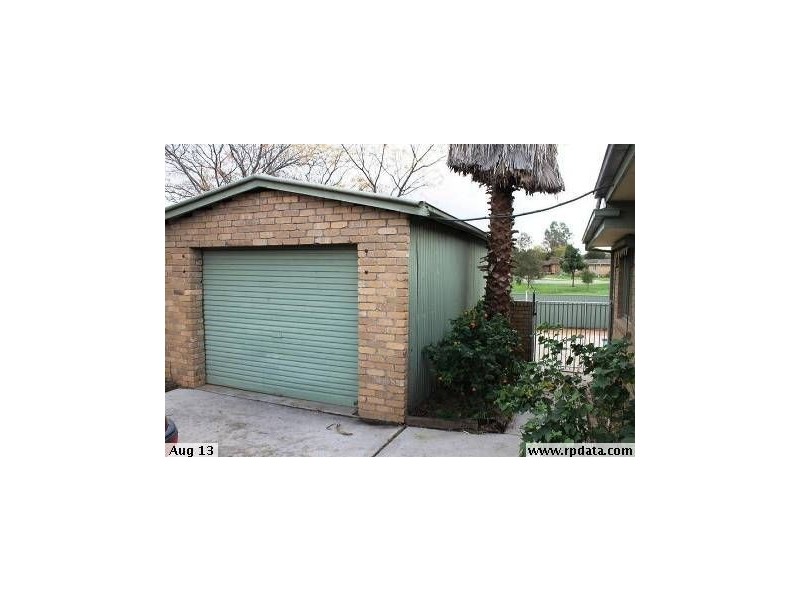 407 Dale Crescent, Lavington NSW 2641