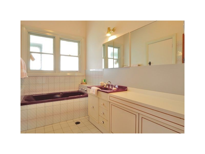 705 Alma Street, Albury NSW 2640