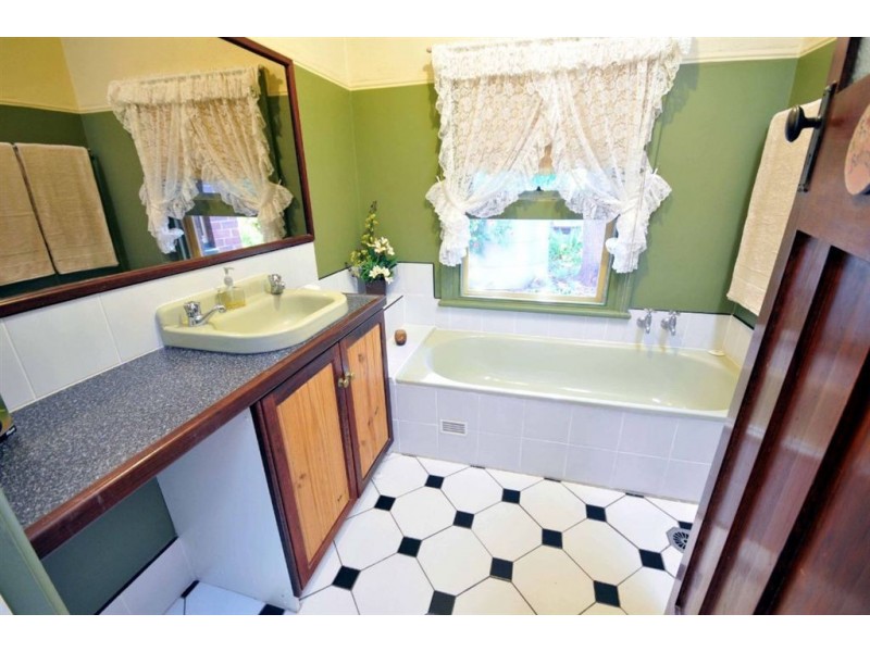 4 Edward Street, Culcairn NSW 2660